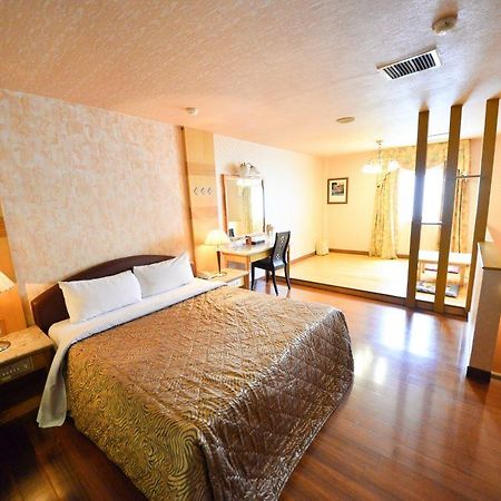 Paiwei Motel ไถหนาน ภายนอก รูปภาพ