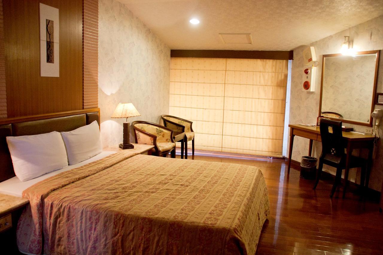 Paiwei Motel ไถหนาน ภายนอก รูปภาพ