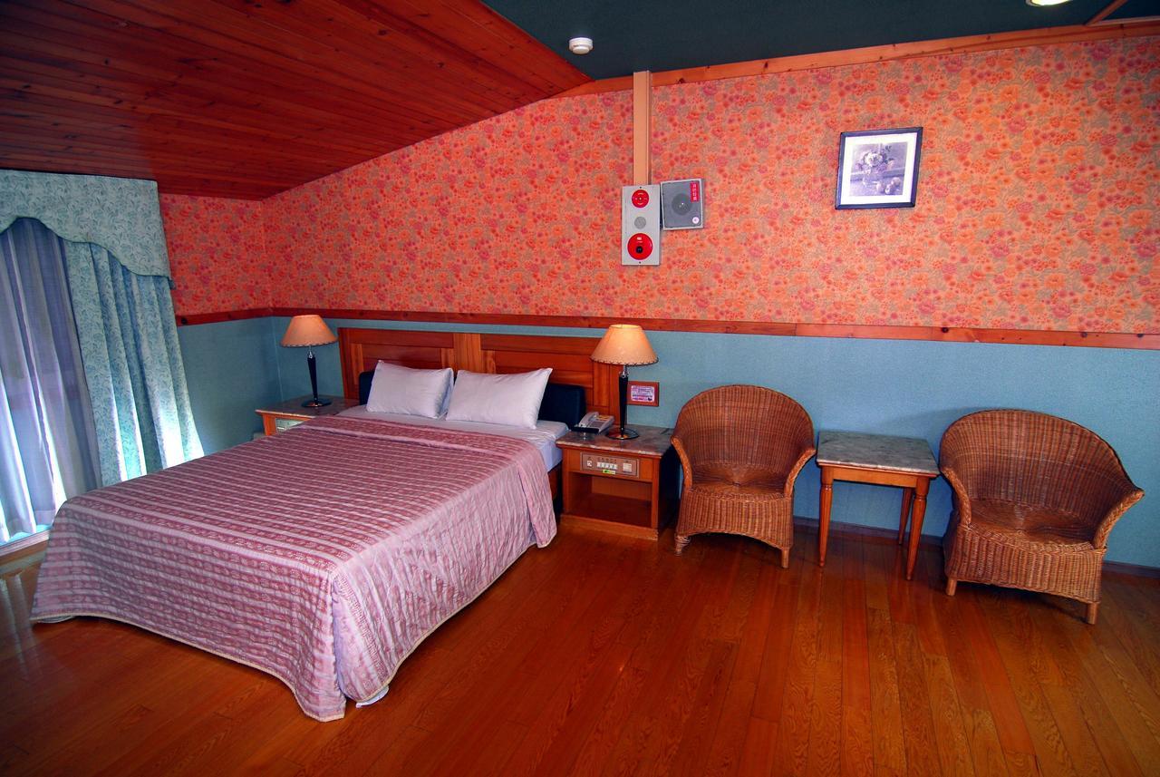 Paiwei Motel ไถหนาน ภายนอก รูปภาพ